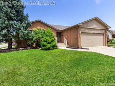 590 Saint John Street, Wyandotte, MI 48192