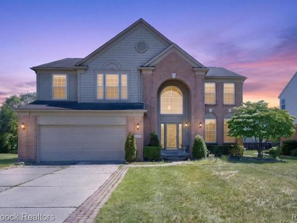 15034 Oak Knoll Court, Sterling Heights, MI 48312