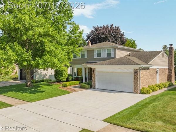 15490 Uthers Street, Clinton Twp, MI 48038