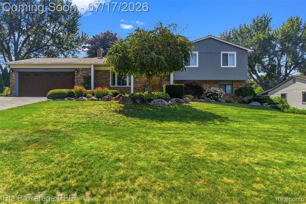 1438 Lynnwood Lane, White Lake Township, MI 48383 Main Photo