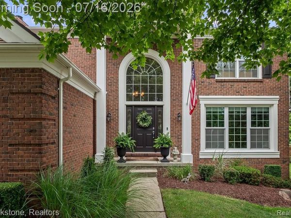 1694 Foresthill Drive, Rochester Hills, MI 48306