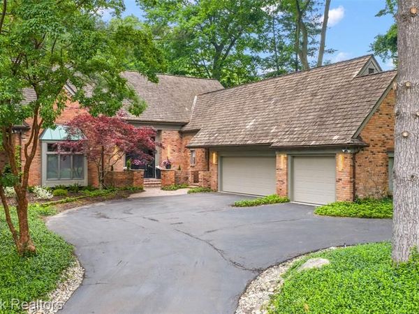 3546 Bloomfield Club Drive, Bloomfield Twp, MI 48301