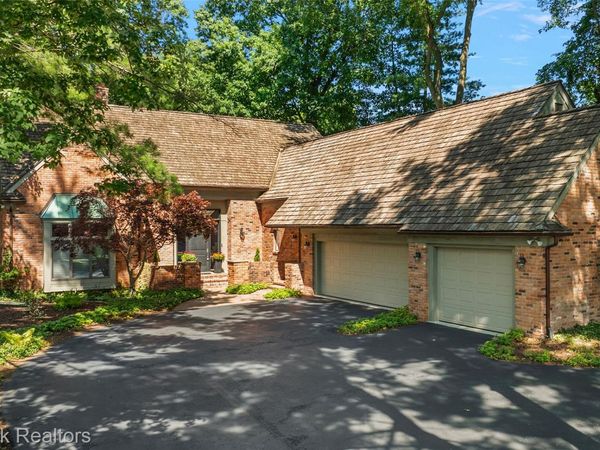 3546 Bloomfield Club Drive, Bloomfield Township, Mi 48301