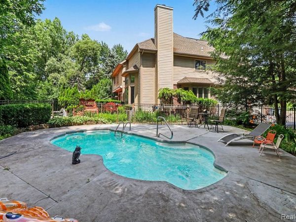 6621 Glenshaw Court, West Bloomfield Twp, MI 48322