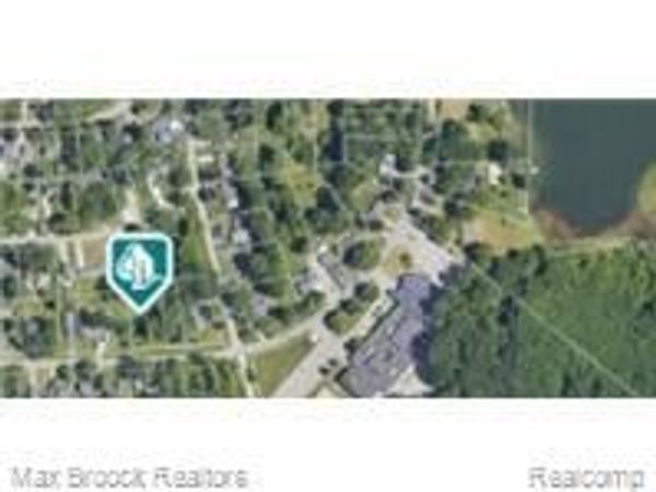 000 Crescent , Waterford Twp, MI 48327