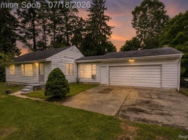 46555 North Avenue, Macomb Twp, MI 48042