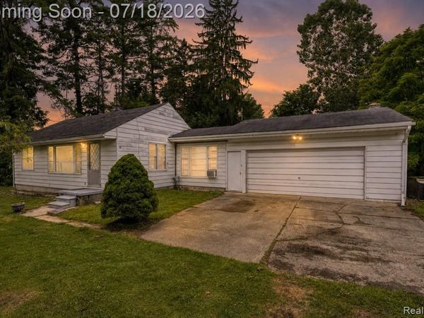 46555 North Avenue, Macomb Twp, MI 48042