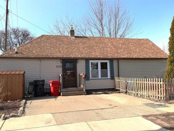 15676 Frazho Road, Roseville, MI 48066