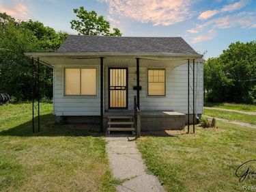 19400 Harlow Street, Detroit, MI 48235