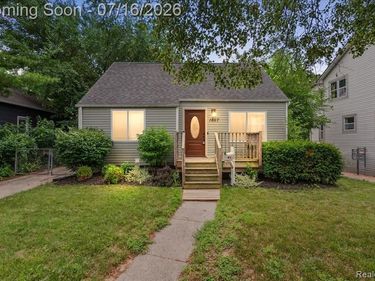 1657 W Troy Street, Ferndale, MI 48220