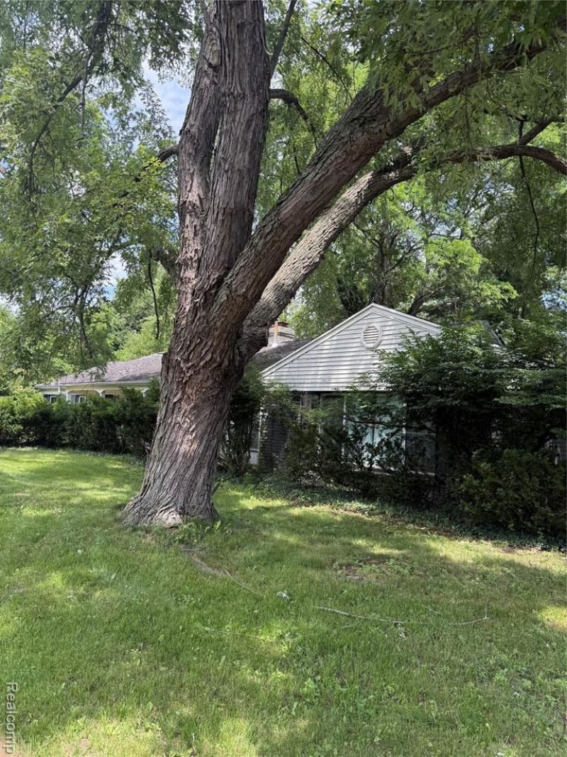 6691 Inkster Road, Bloomfield Hills, MI 48301 Main Photo