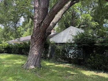6691 Inkster Road, Bloomfield Hills, MI 48301