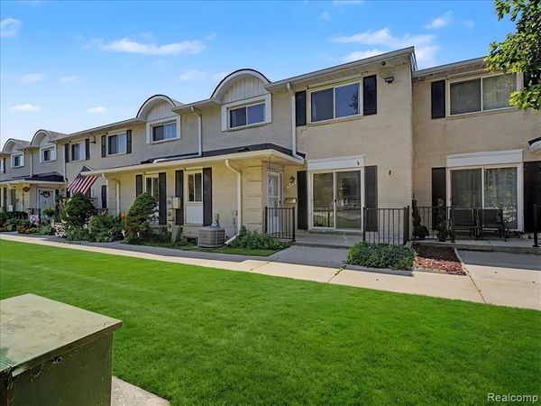 41957 Utica Road , Sterling Heights, MI 48313