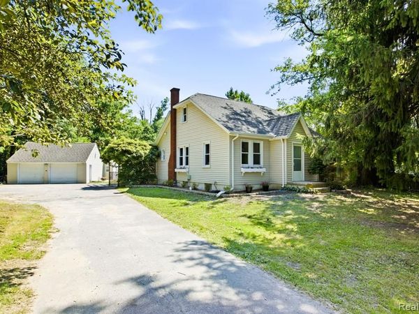 5275 Gratiot Avenue, St. Clair Twp, MI 48079