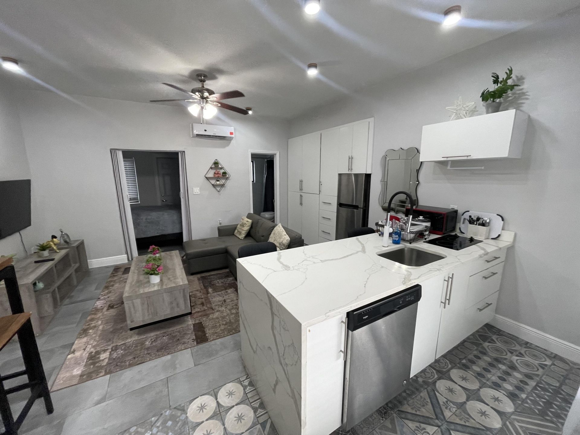 824 NE 4th Street, Unit 4, Fort Lauderdale, FL 33301 Photo