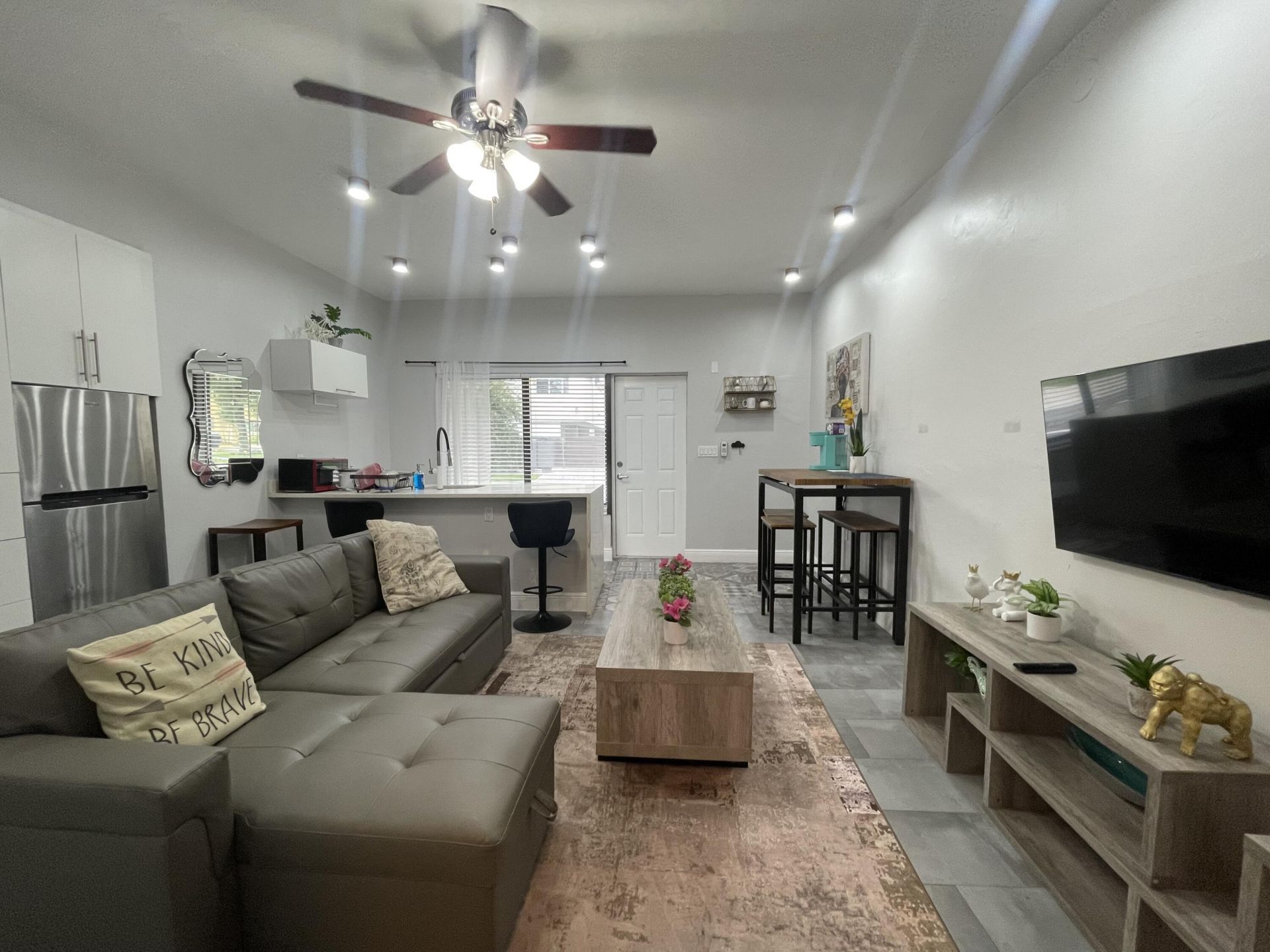 824 NE 4th Street, Unit 4, Fort Lauderdale, FL 33301 Photo