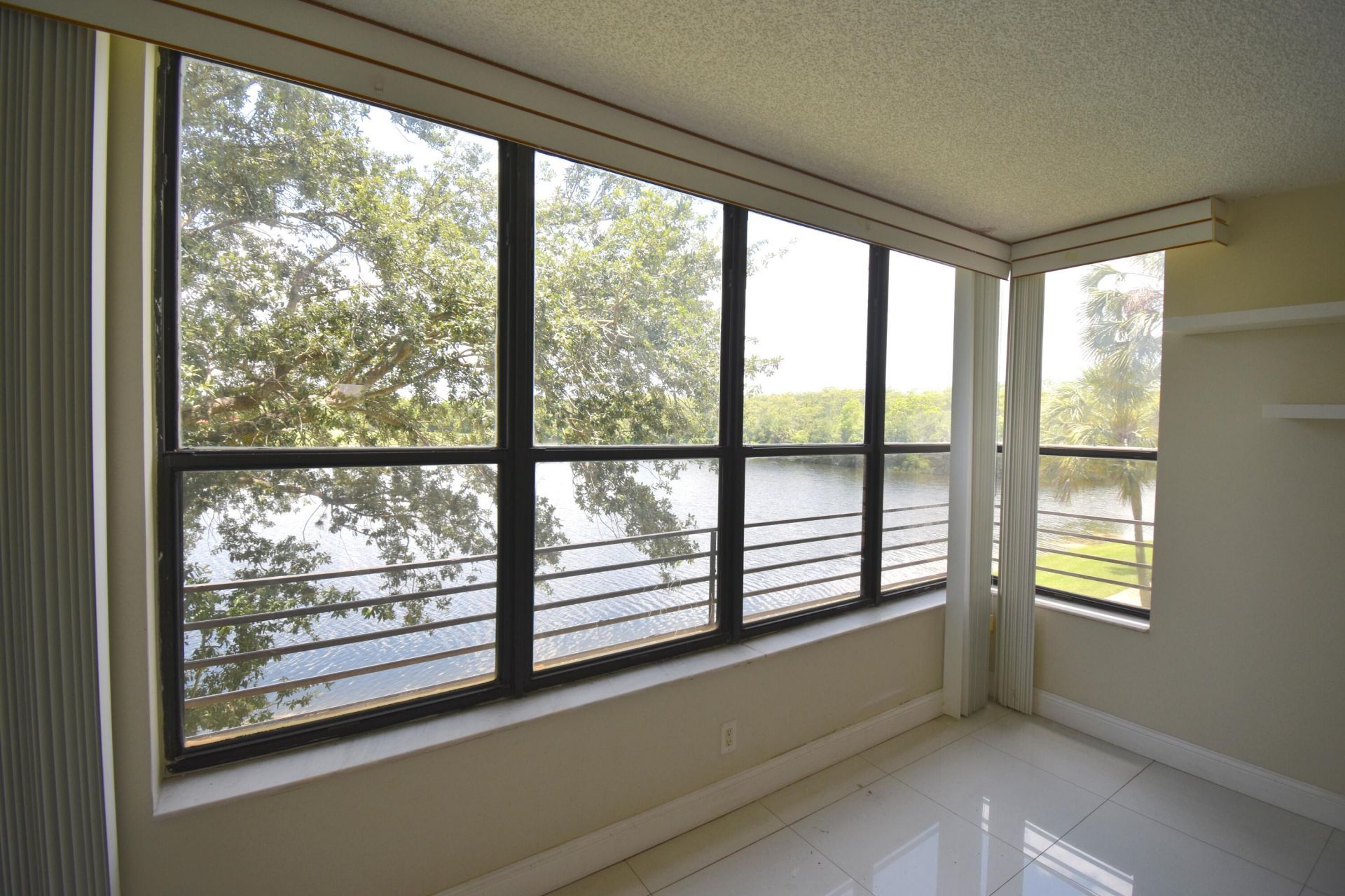 2768 S Carambola Circle S, Unit 302, Coconut Creek, FL 33066 Photo