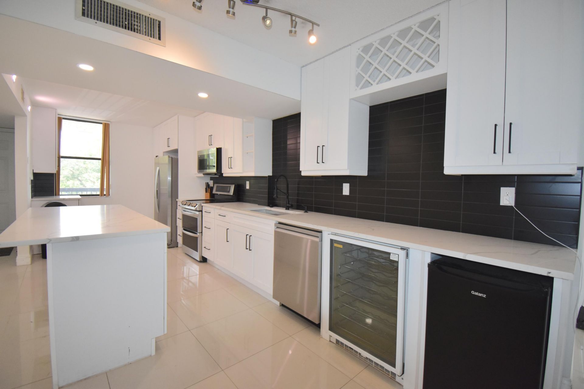 2768 S Carambola Circle S, Unit 302, Coconut Creek, FL 33066 Photo