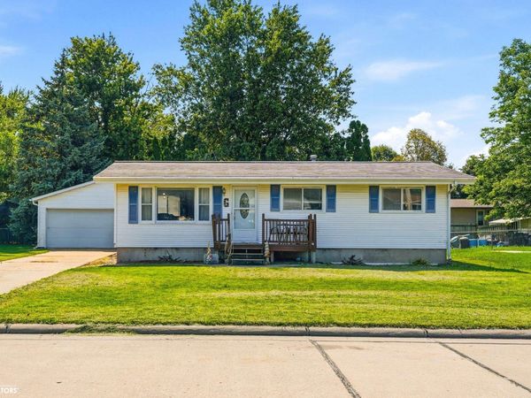 140 Centennial Drive, Mediapolis, IA 52637