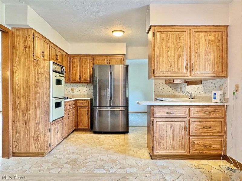 4092 Sarasota Drive, Parma, OH 44134 Photo 12