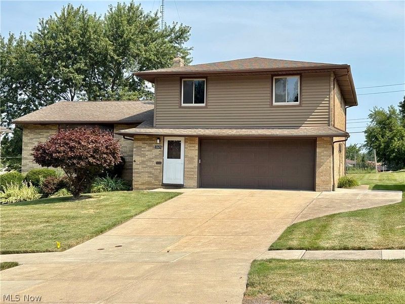 4092 Sarasota Drive, Parma, OH 44134 Photo 2