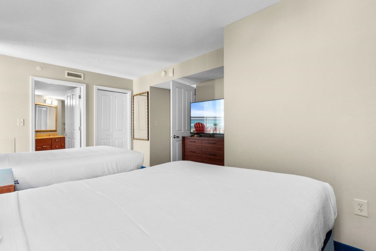 5200 N Ocean Blvd. Photo 18