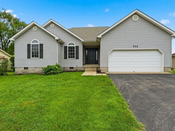 732 Hillgreen Street , Bowling Green, KY 42101