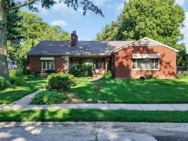 425 Beldon Ave, Iowa City, IA 52246
