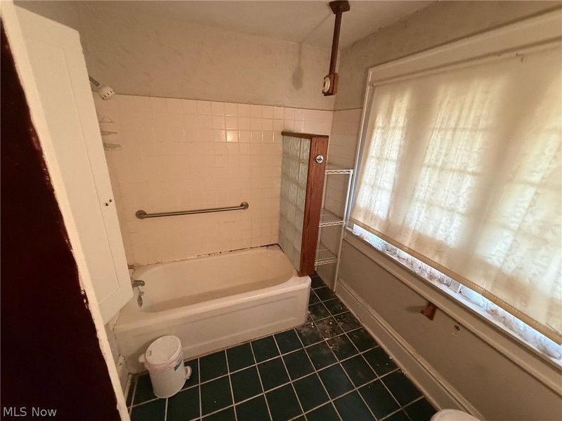 254 N Highland Avenue, Akron, OH 44303 Photo 17