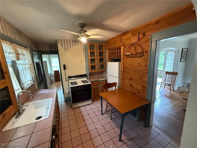 254 N Highland Avenue, Akron, OH 44303 Photo 7