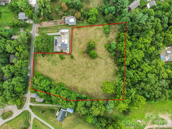 99999 Daniel Road, Asheville, NC 28806