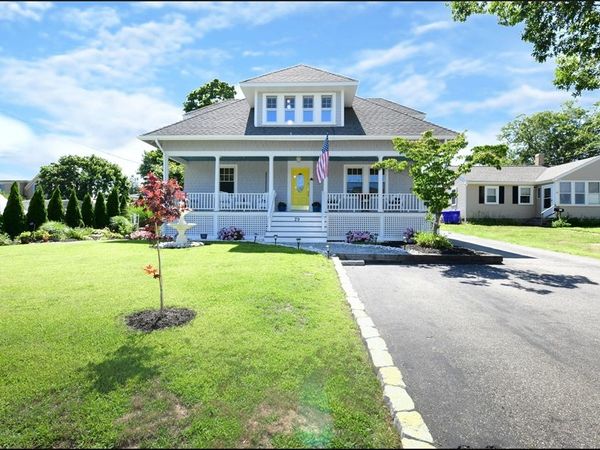 29 Lafayette Ave, Bourne, MA 02532