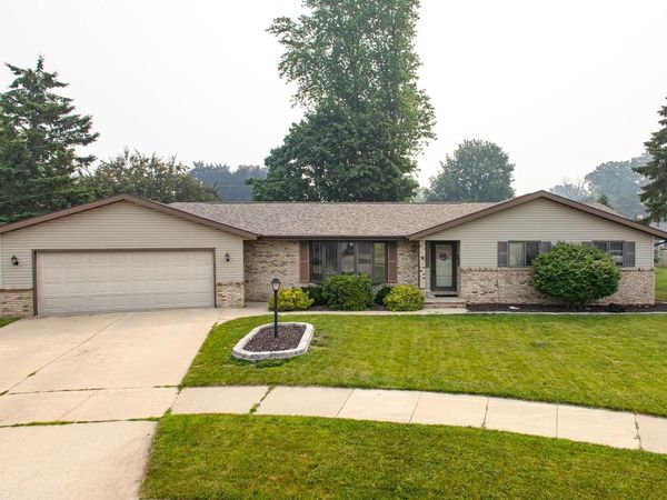 1006 WOODLAND COURT, Kaukauna, WI 54130