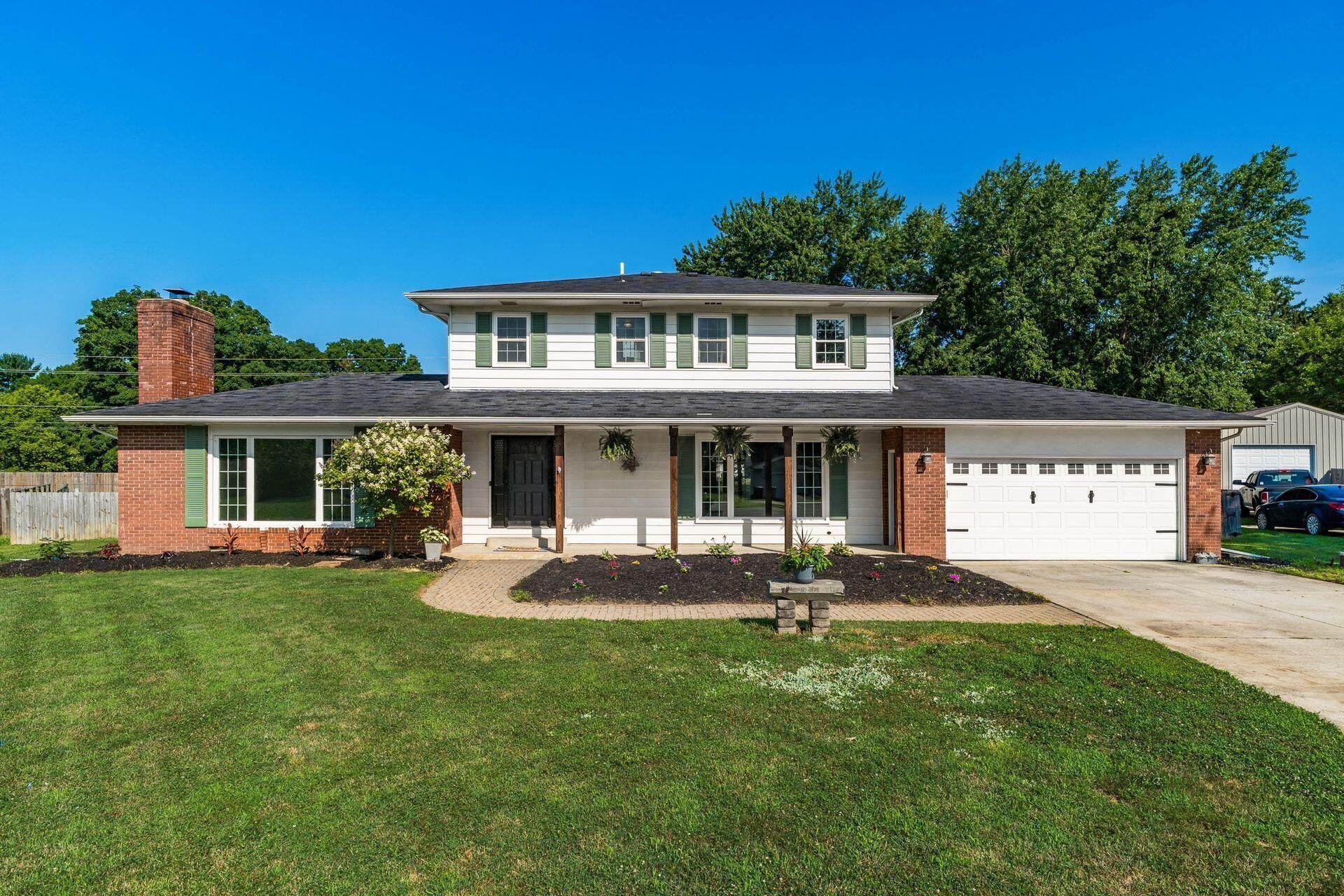 562 Mapleview Lane , Circleville, OH 43113 Main Photo