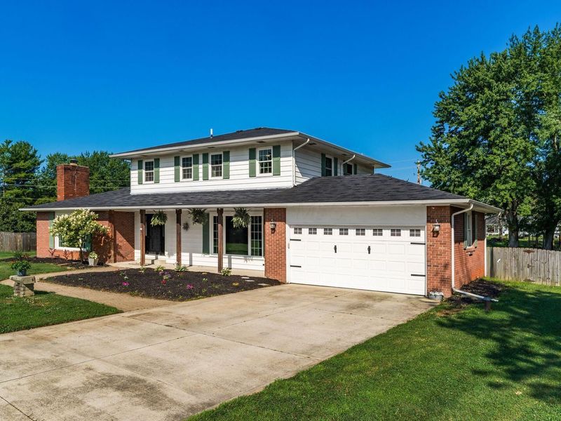 562 Mapleview Lane , Circleville, OH 43113 Photo 2