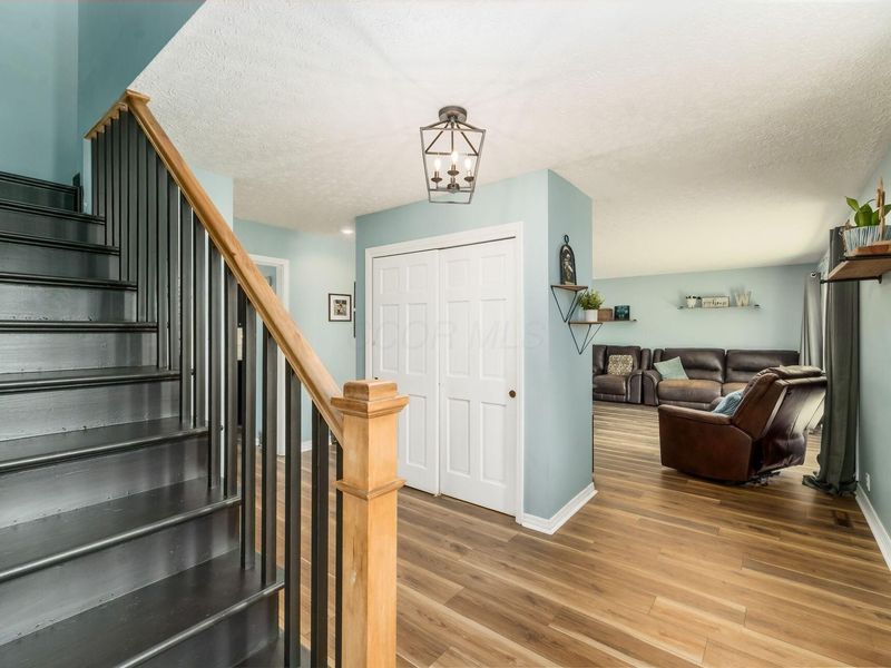 562 Mapleview Lane , Circleville, OH 43113 Photo 5