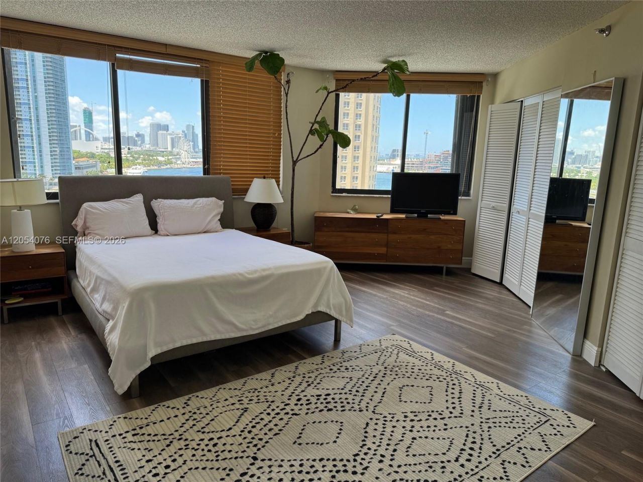 540 Brickell Key Dr , Unit 1414, Miami, FL 33131 Photo