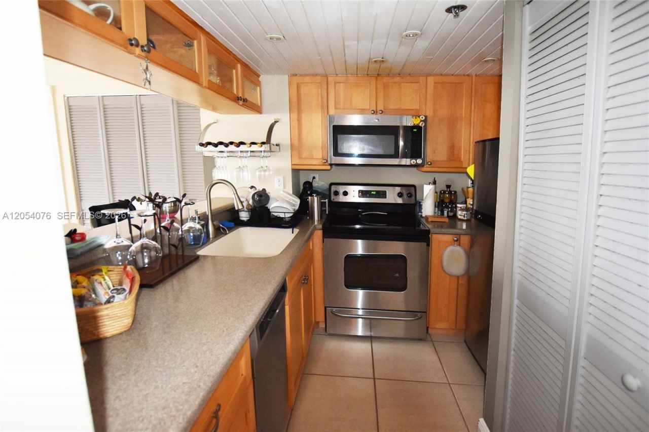540 Brickell Key Dr , Unit 1414, Miami, FL 33131 Photo