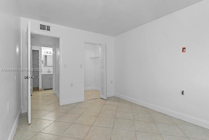 1201 Lake Victoria Dr , Unit V, West Palm Beach, FL 33411 Photo