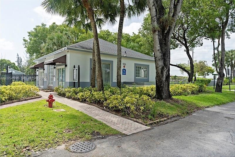 1201 Lake Victoria Dr , Unit V, West Palm Beach, FL 33411 Photo
