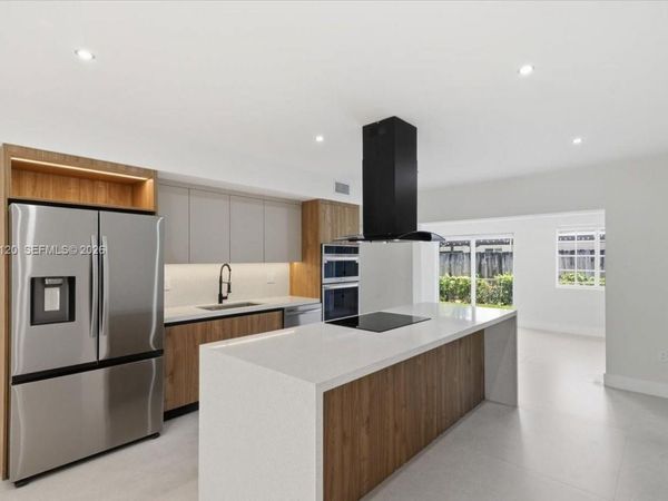 323 NW 104th Ter , Miami, FL 33150