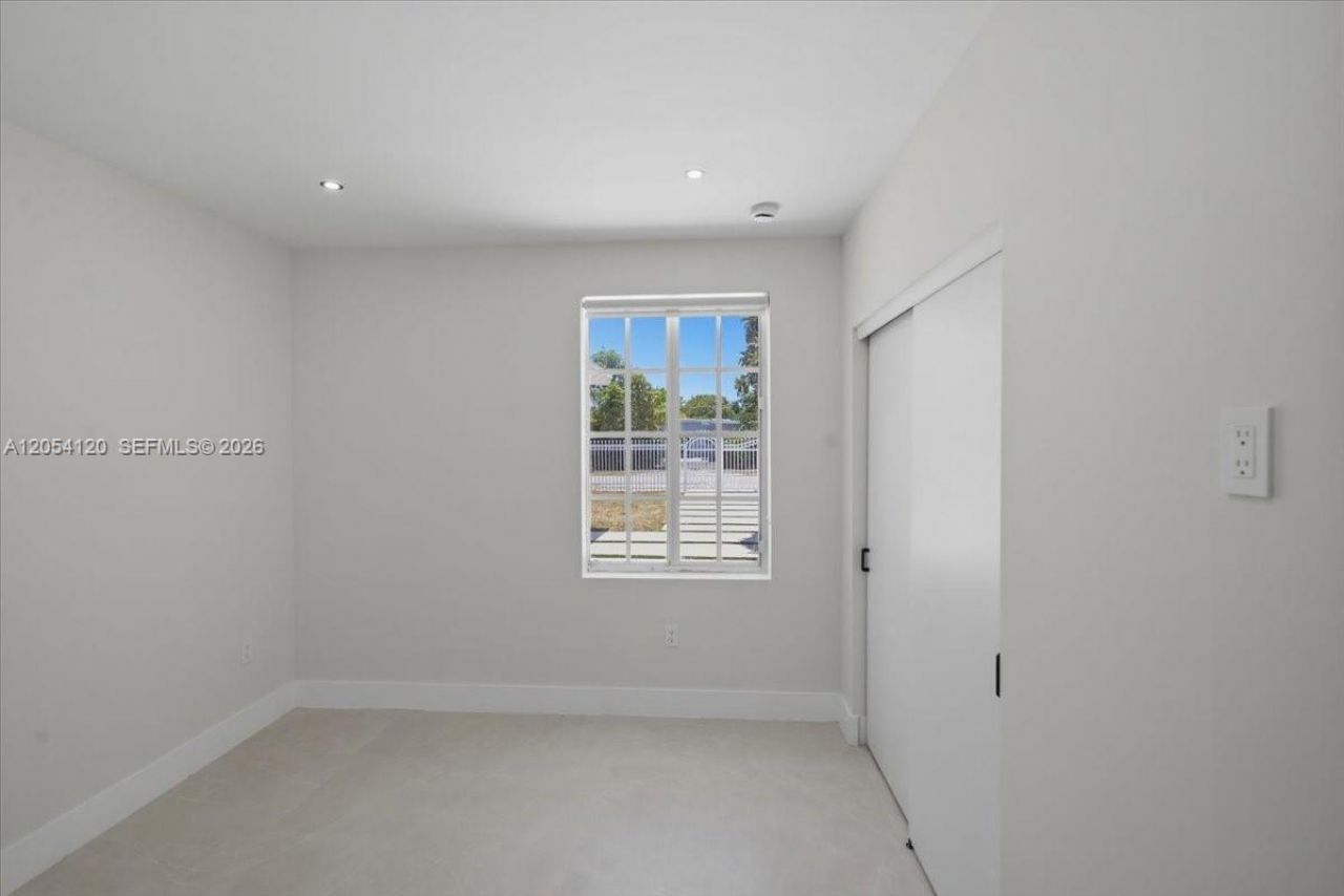 323 NW 104th Ter , Miami, FL 33150 Photo