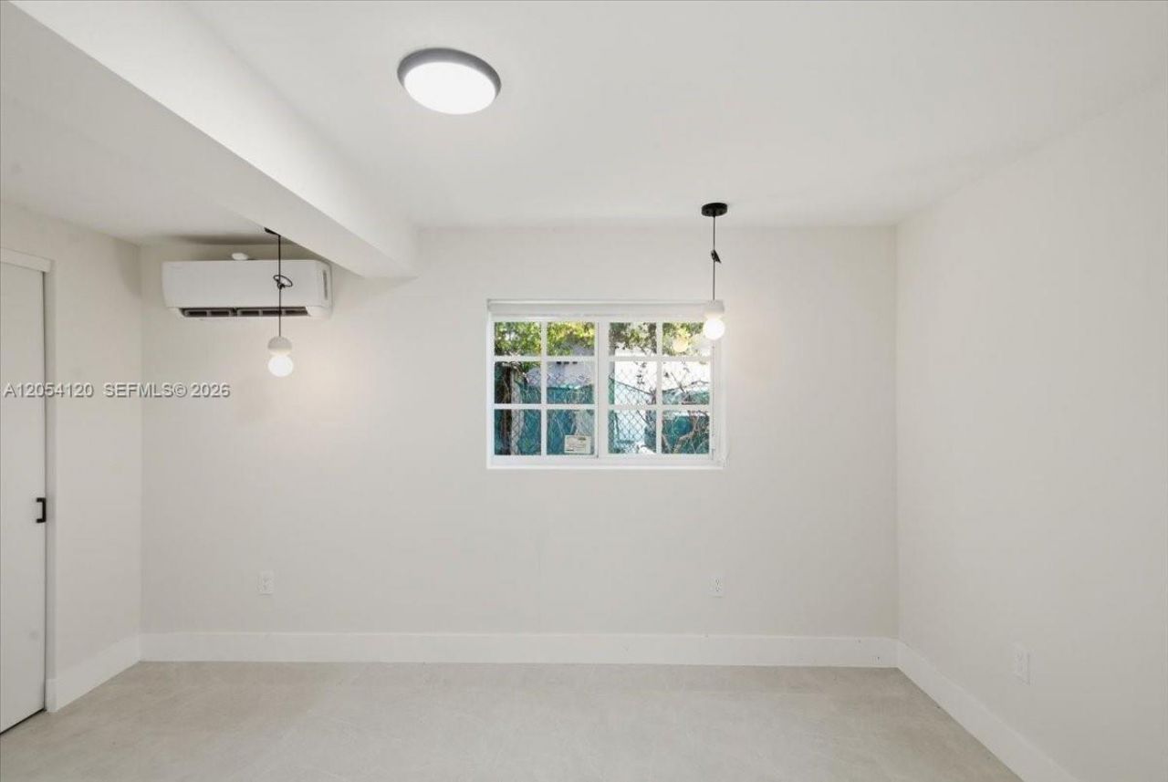 323 NW 104th Ter , Miami, FL 33150 Photo