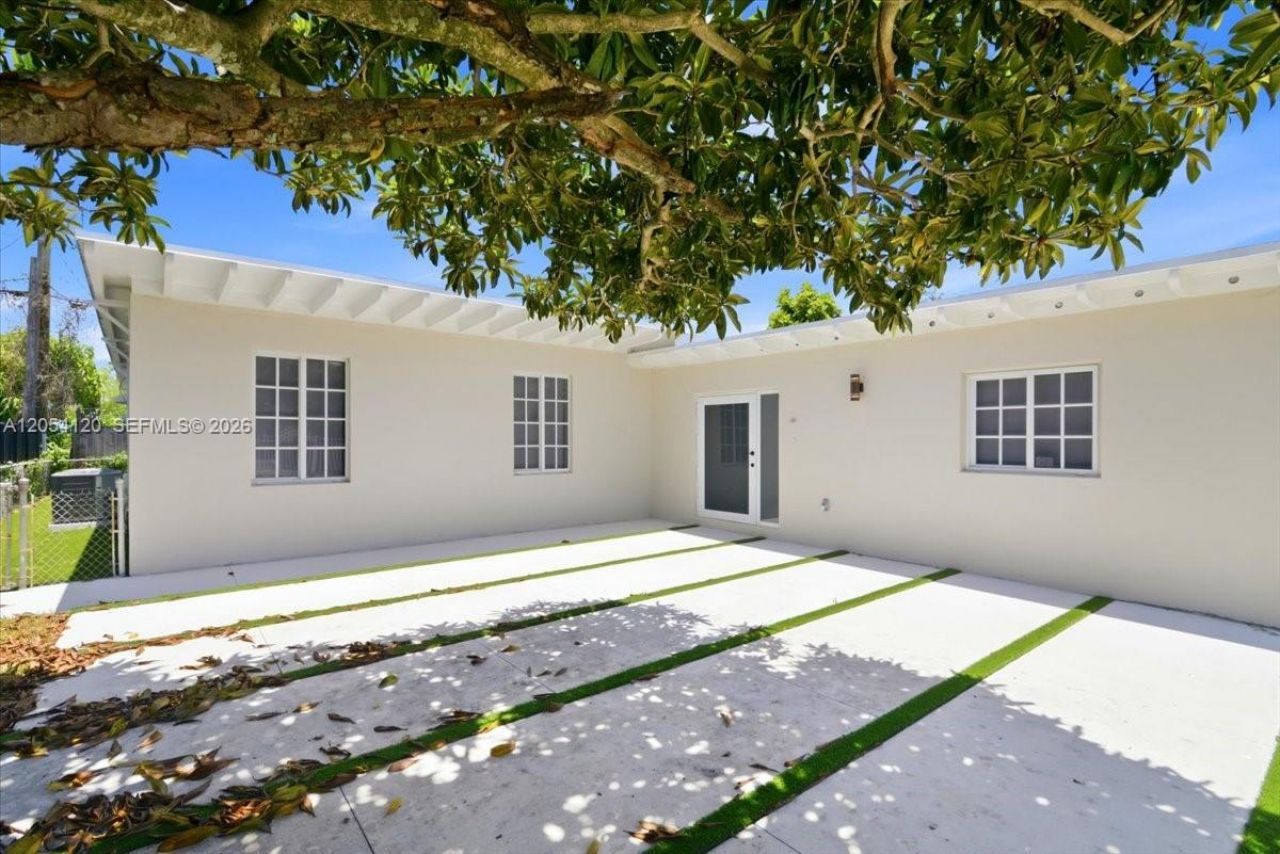 323 NW 104th Ter , Miami, FL 33150 Photo