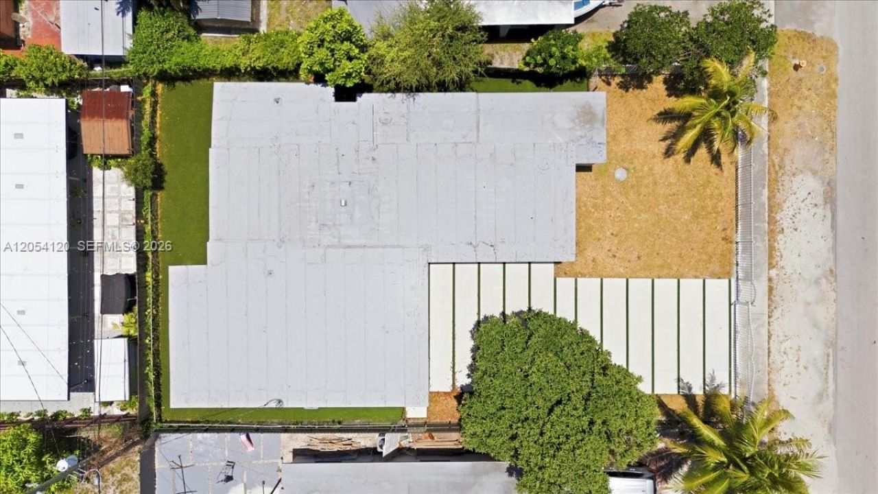 323 NW 104th Ter , Miami, FL 33150 Photo