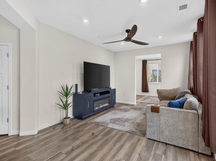 2048 Brave Hawk Loop, Roseville, CA 95747 Photo