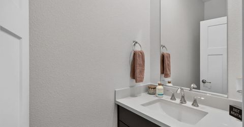 2048 Brave Hawk Loop, Roseville, CA 95747 Photo