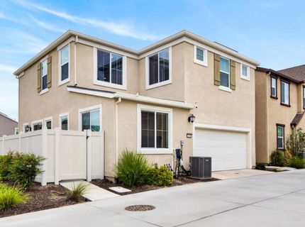 2048 Brave Hawk Loop, Roseville, CA 95747 Photo