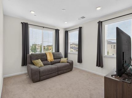 2048 Brave Hawk Loop, Roseville, CA 95747 Photo