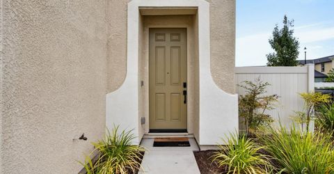 2048 Brave Hawk Loop, Roseville, CA 95747 Photo